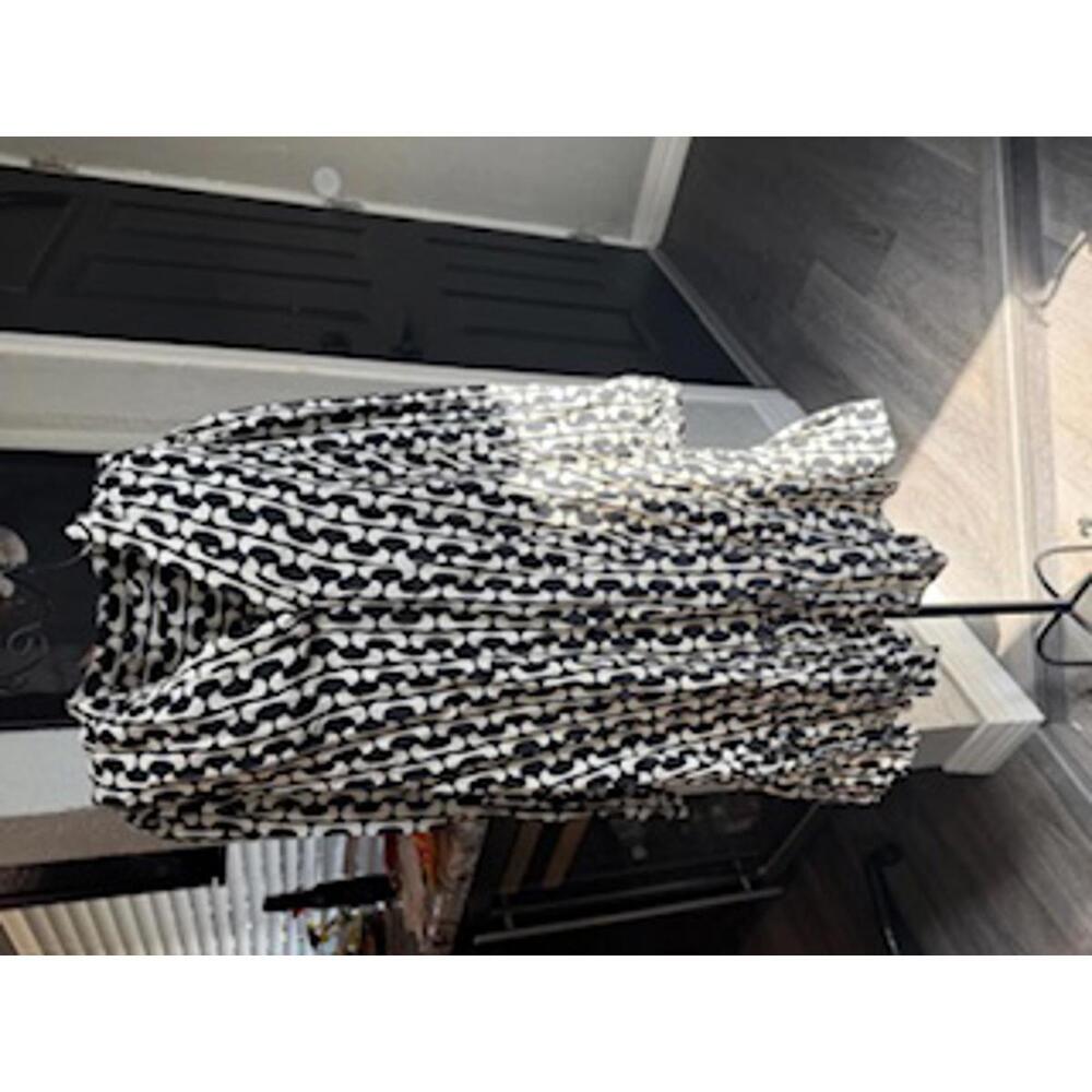 Designed by Zara Dres Size L, Long Sleeve Knee Length